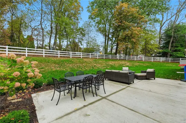 2310 Colony Ct gallery image 15