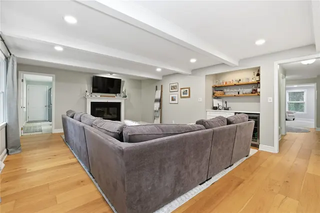 2310 Colony Ct gallery image 25