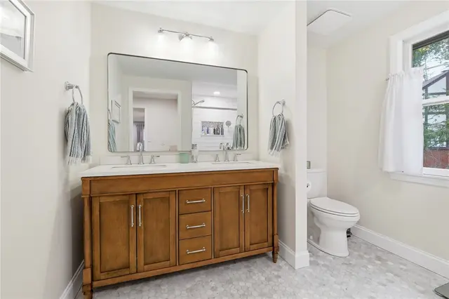2310 Colony Ct gallery image 30