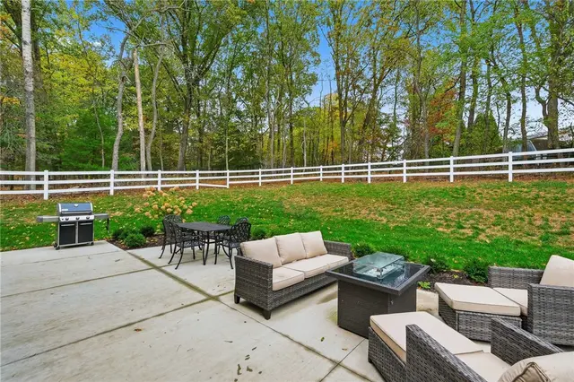 2310 Colony Ct gallery image 31