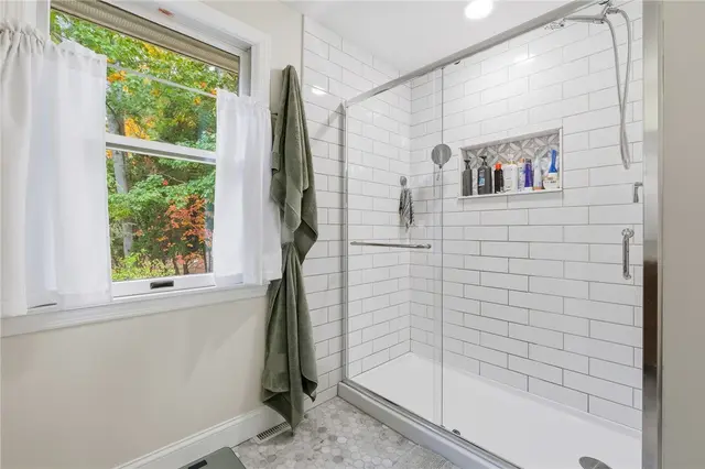2310 Colony Ct gallery image 32