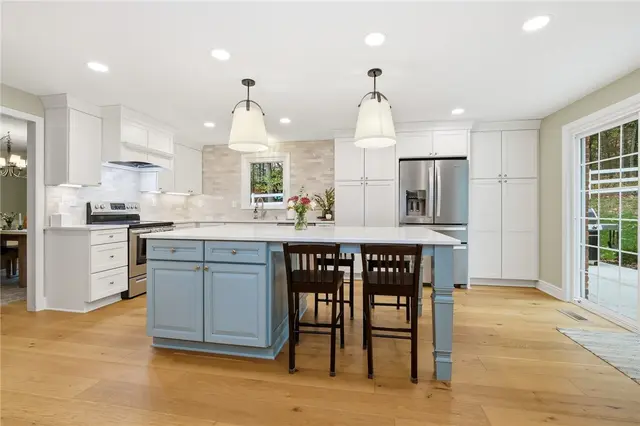 2310 Colony Ct gallery image 36