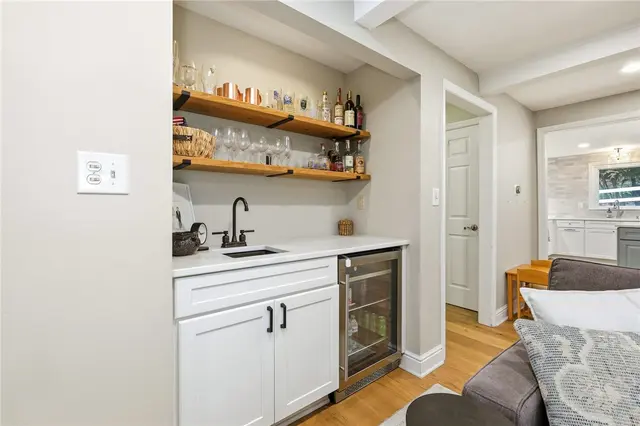 2310 Colony Ct gallery image 37