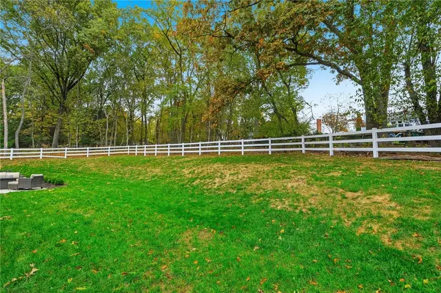 2310 Colony Ct gallery image 43