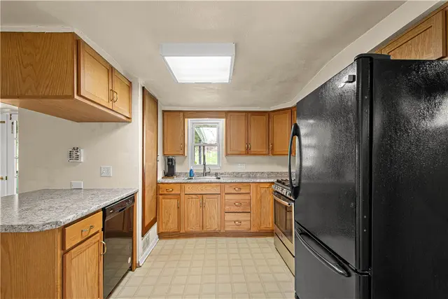 2312 Lake Avenue gallery image 7
