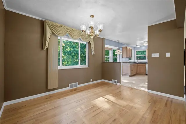 2314 Clearvue Rd gallery image 4
