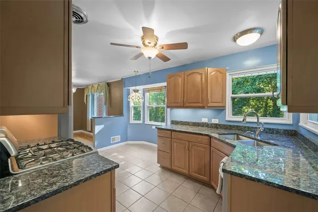 2314 Clearvue Rd gallery image 8