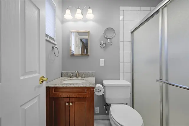 2314 Clearvue Rd gallery image 9