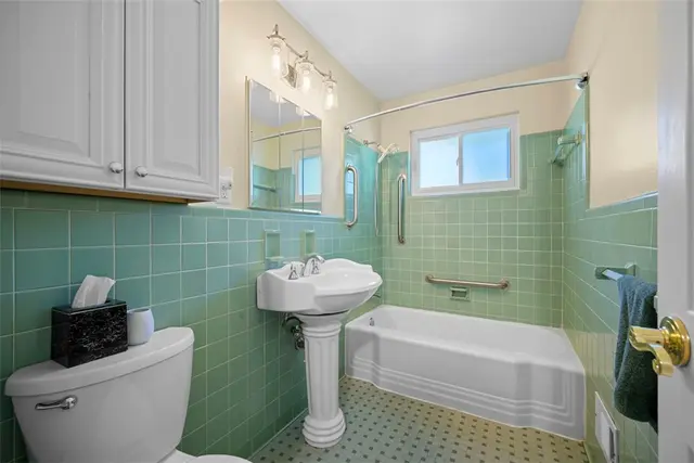 2314 Clearvue Rd gallery image 10