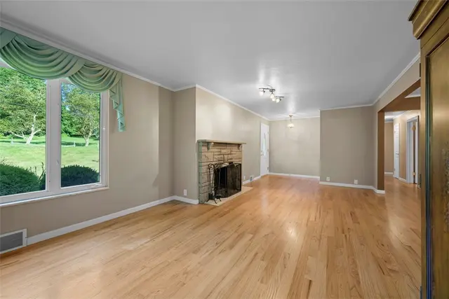 2314 Clearvue Rd gallery image 11