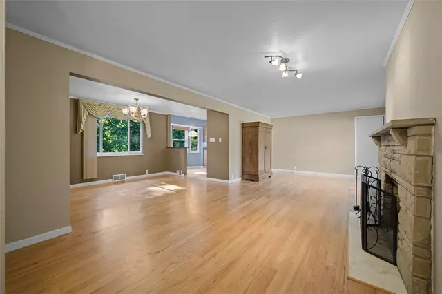 2314 Clearvue Rd gallery image 15
