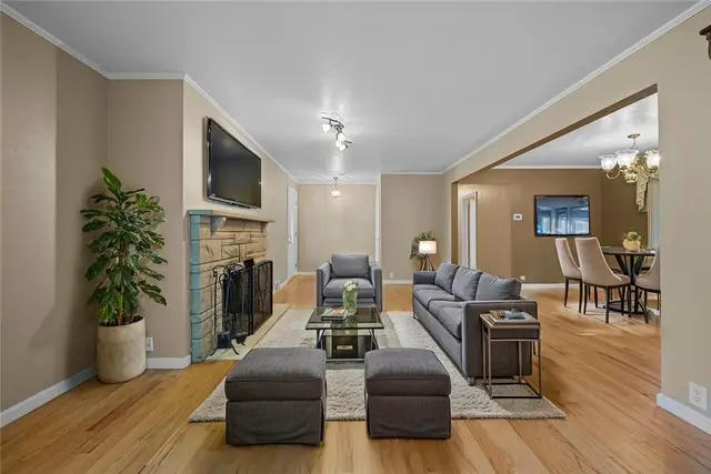 2314 Clearvue Rd gallery image 17