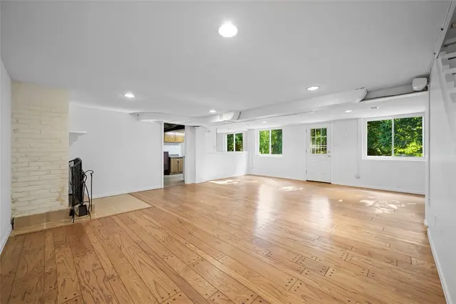 2314 Clearvue Rd gallery image 18
