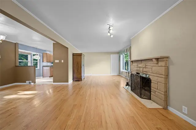 2314 Clearvue Rd gallery image 20