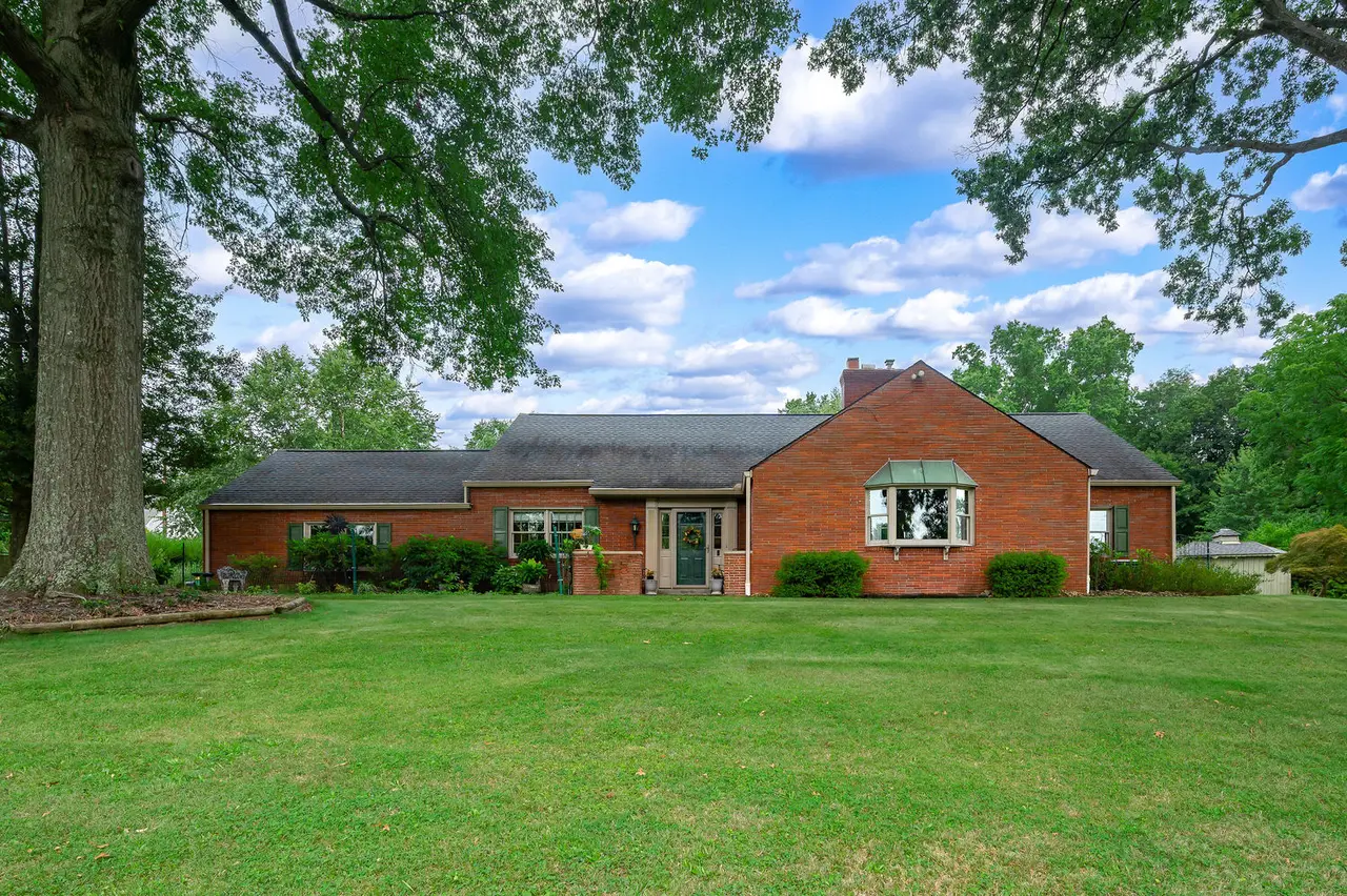 2316 Clearvue ROAD