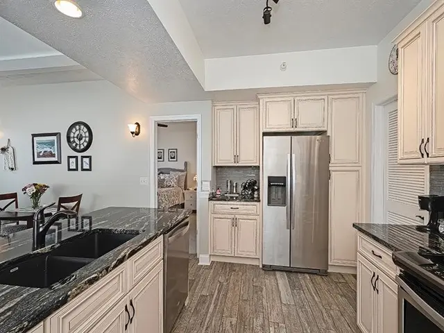 232 Adams Pointe Blvd 6 gallery image 4