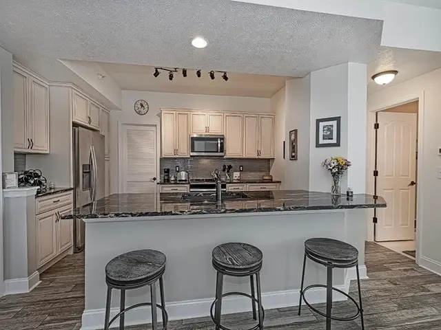 232 Adams Pointe Blvd 6 gallery image 5