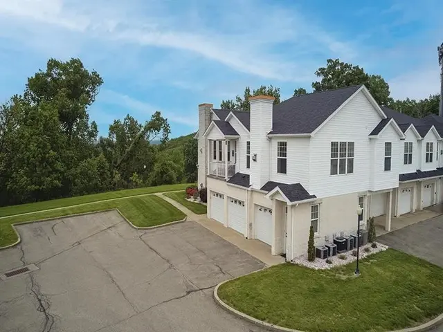 232 Adams Pointe Blvd 6 gallery image 8