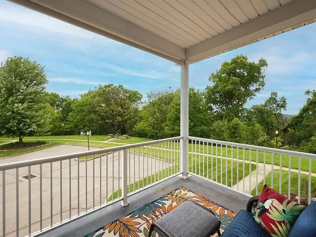 232 Adams Pointe Blvd 6 gallery image 13
