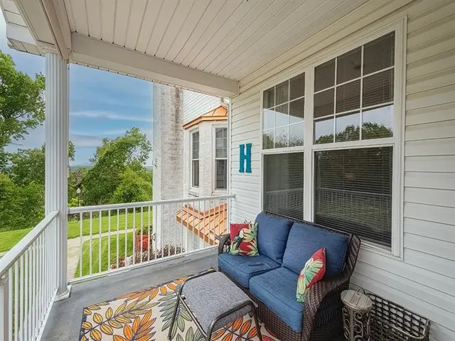 232 Adams Pointe Blvd 6 gallery image 25