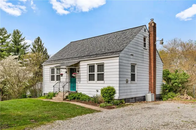 2329 W Hardies Rd gallery image 9