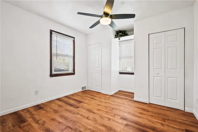 2329 W Hardies Rd gallery image 15