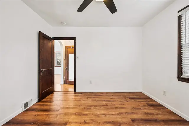 2329 W Hardies Rd gallery image 16