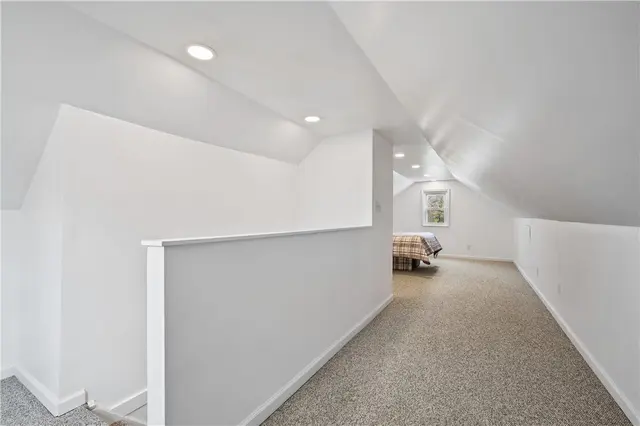 2329 W Hardies Rd gallery image 17