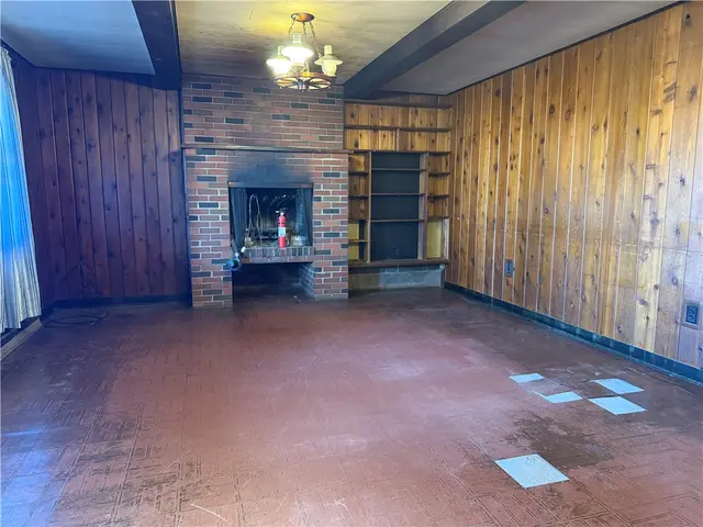 233 Horseshoe Dr gallery image 8