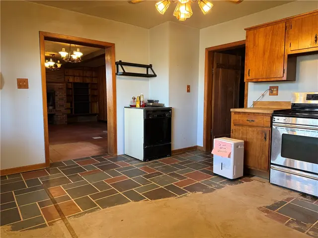 233 Horseshoe Dr gallery image 33