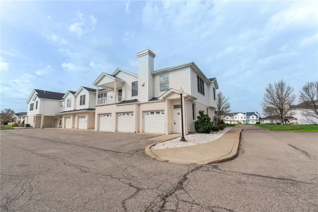 234 Adams Pointe Boulevard 2