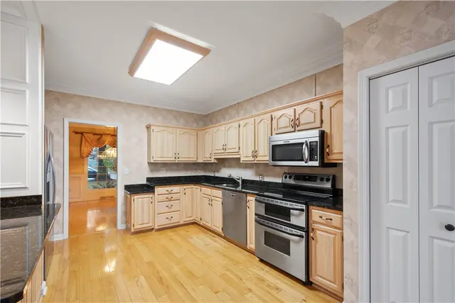 234 Cypress Knoll Drive gallery image 8