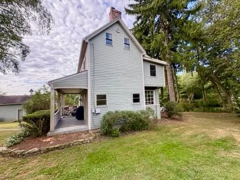 2345 Fairlawn Dr gallery image 2