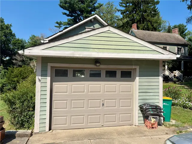 2345 Fairlawn Dr gallery image 4