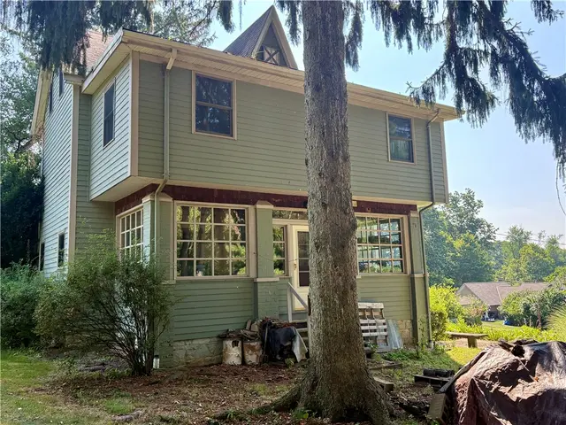 2345 Fairlawn Dr gallery image 13