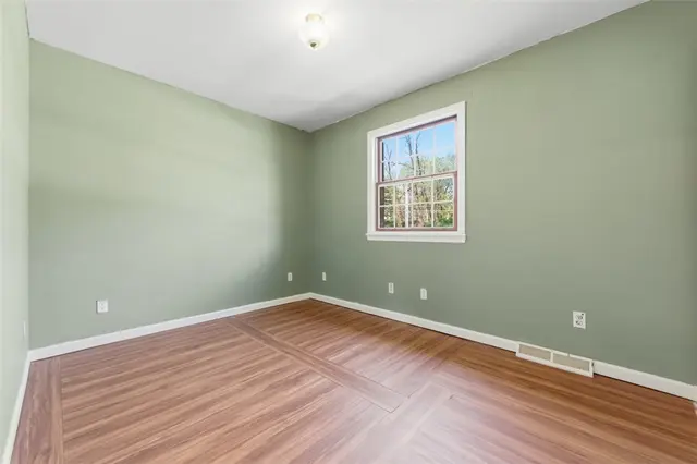 2346 Nicholson Rd gallery image 12