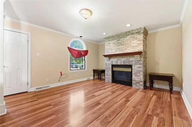 2346 Nicholson Rd gallery image 35