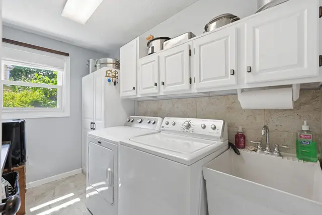 2357 Westgate DRIVE gallery image 19