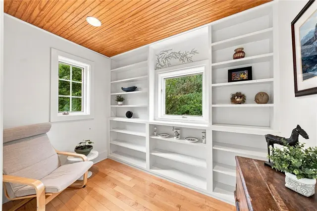 2359 James DRIVE gallery image 7