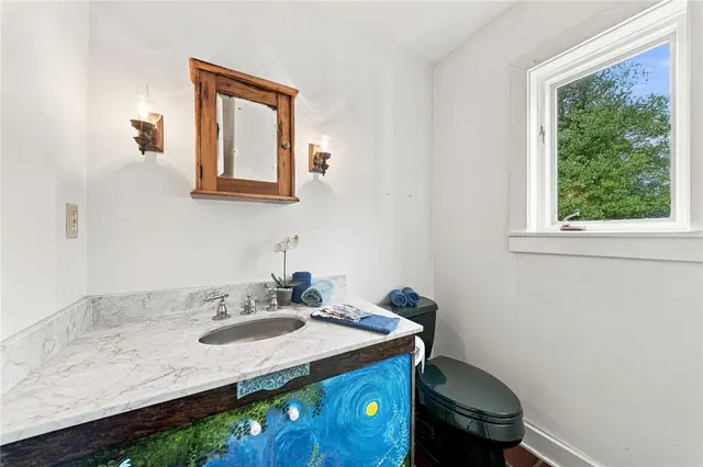 2359 James DRIVE gallery image 9