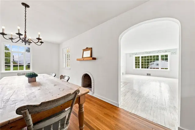 2359 James DRIVE gallery image 12