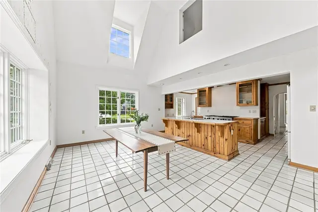 2359 James DRIVE gallery image 16