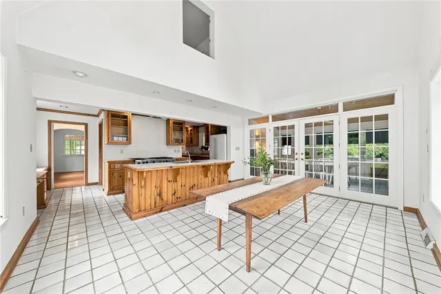 2359 James DRIVE gallery image 17