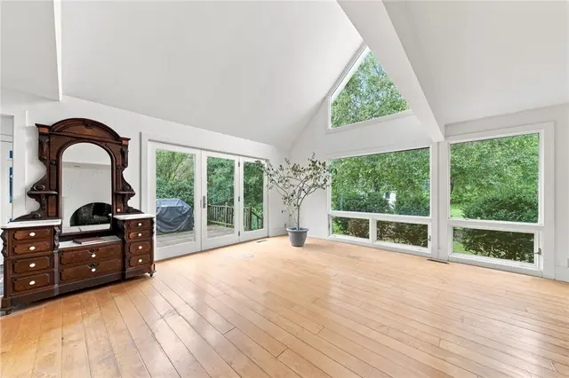 2359 James DRIVE gallery image 21