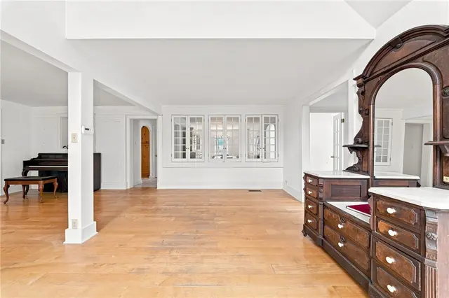2359 James DRIVE gallery image 25