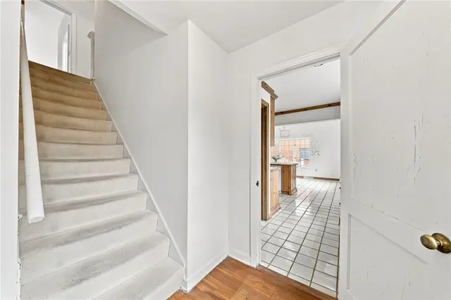2359 James DRIVE gallery image 29