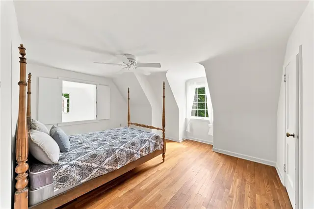 2359 James DRIVE gallery image 31