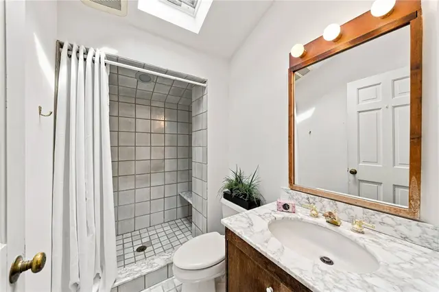 2359 James DRIVE gallery image 35