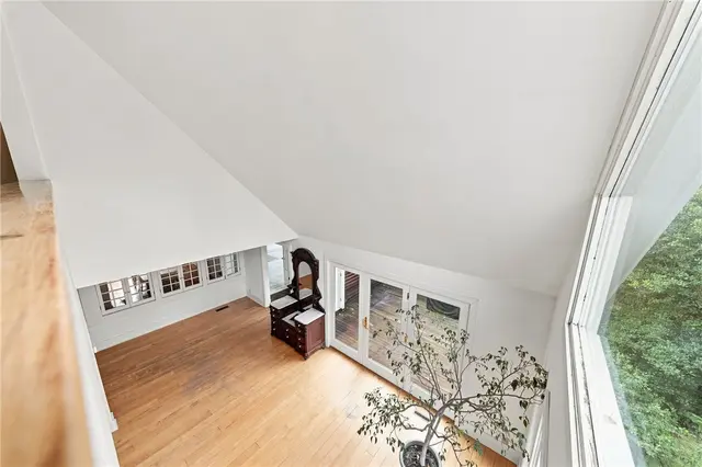 2359 James DRIVE gallery image 37