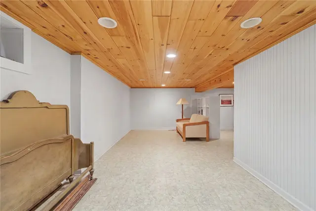 2359 James DRIVE gallery image 39